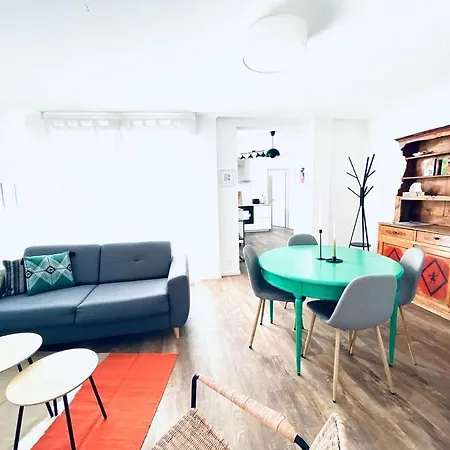 Au Perron Avec Garage Et Balcon A Ribeauville Exterior photo